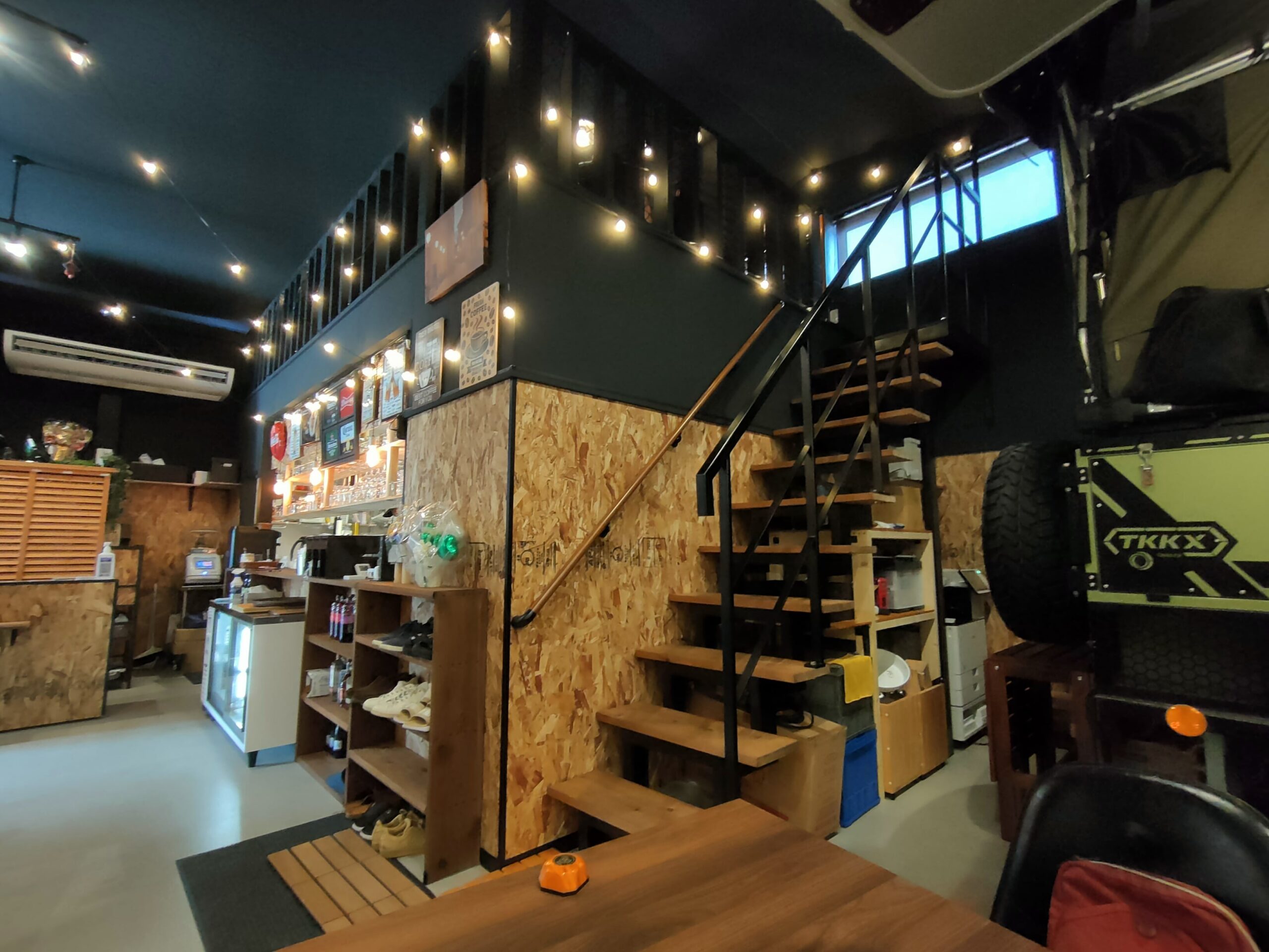 CAFE&DINER LOFT STAIRS 店内