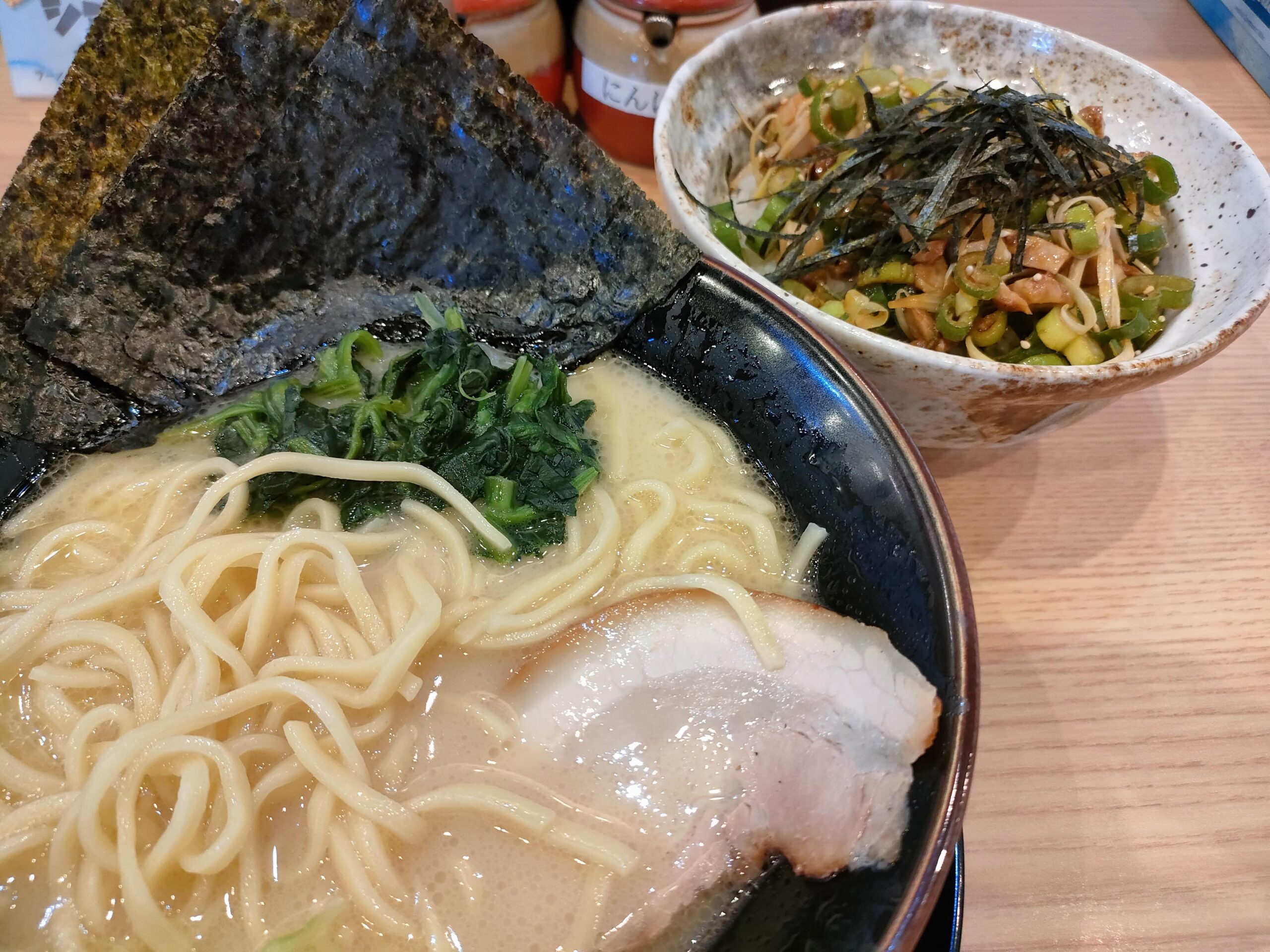 横浜家系ラーメン 初の家 戸島店 