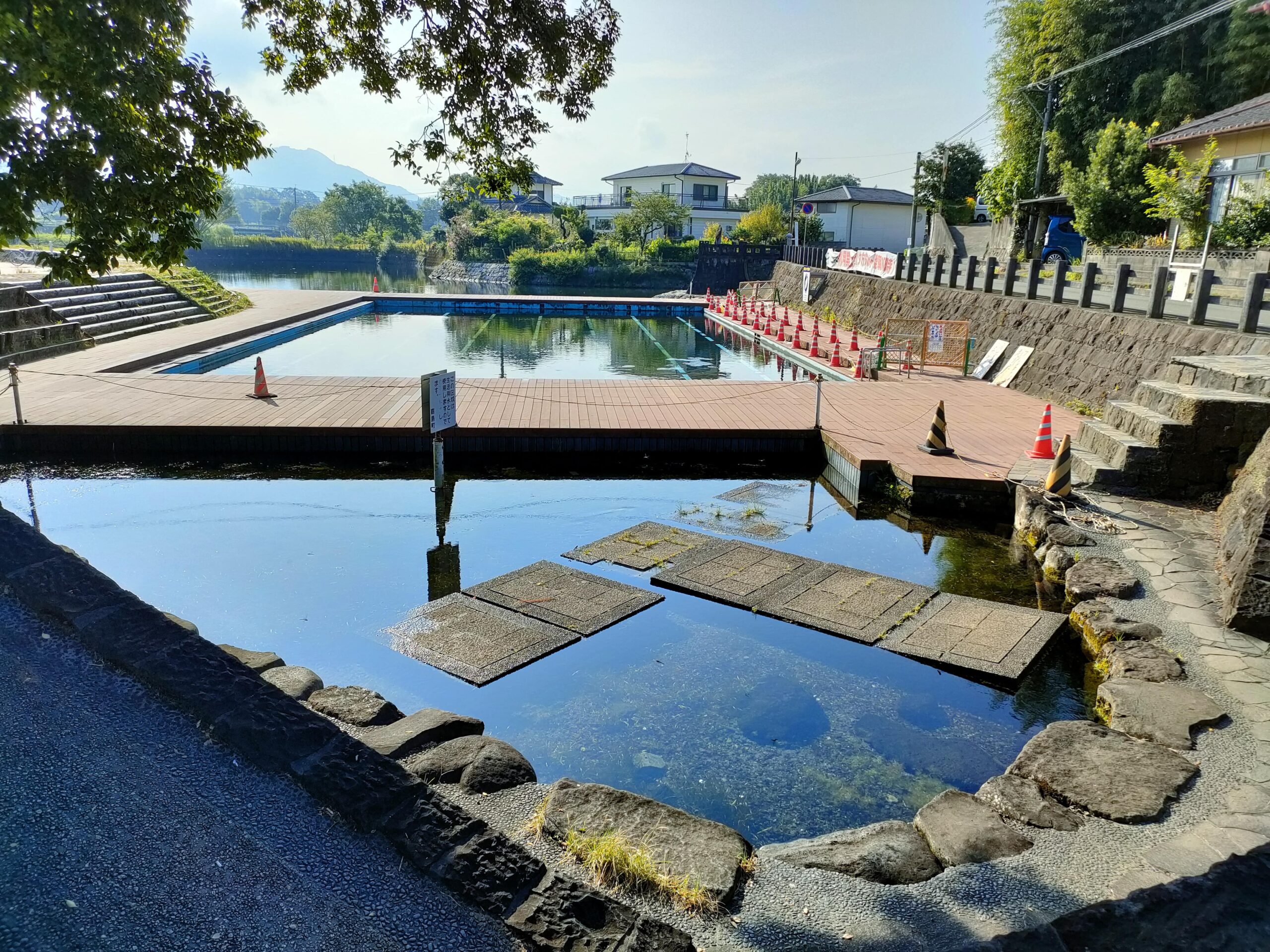 嘉島町湧水公園 天然プール 全体