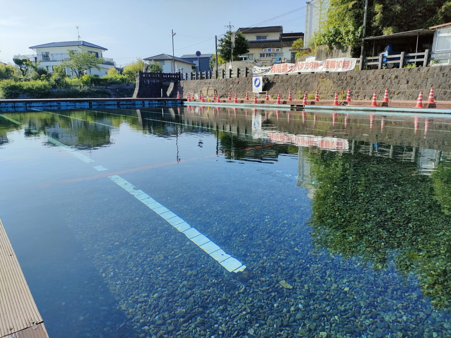 暑い日でもキンキンに冷えた湧水を満喫【嘉島町湧水公園 天然プー …