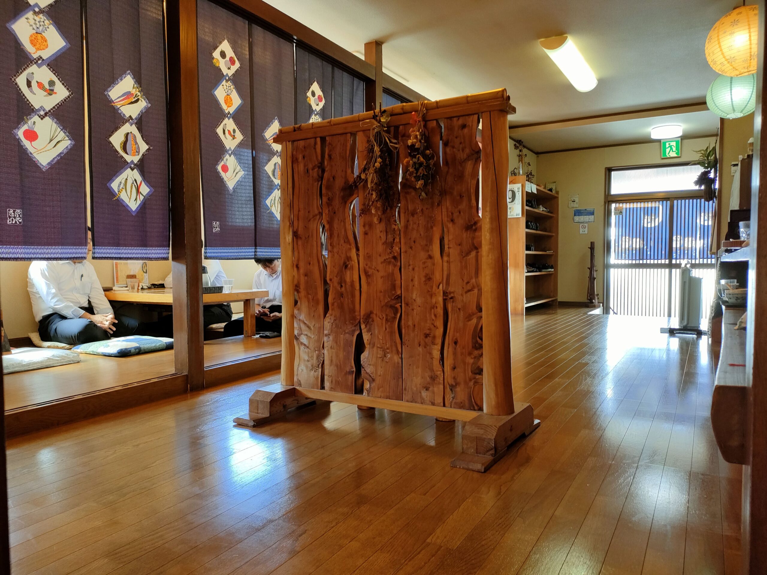 居酒屋 なかむら 店内