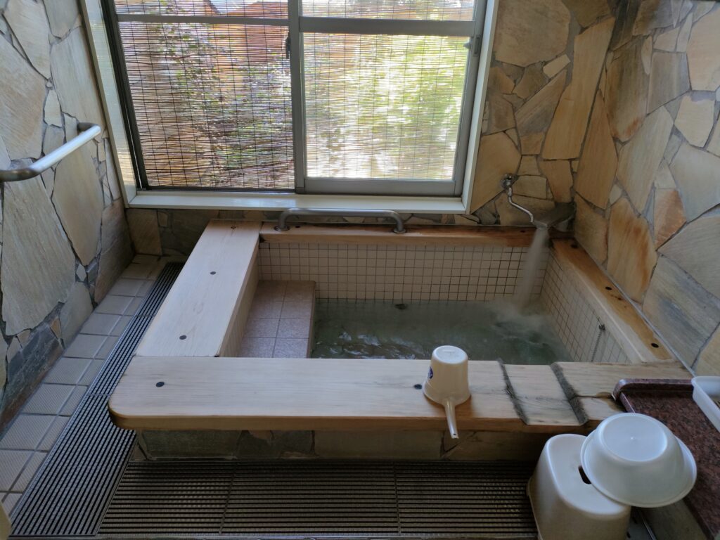 源泉かけ流し離れの宿　きなっせ