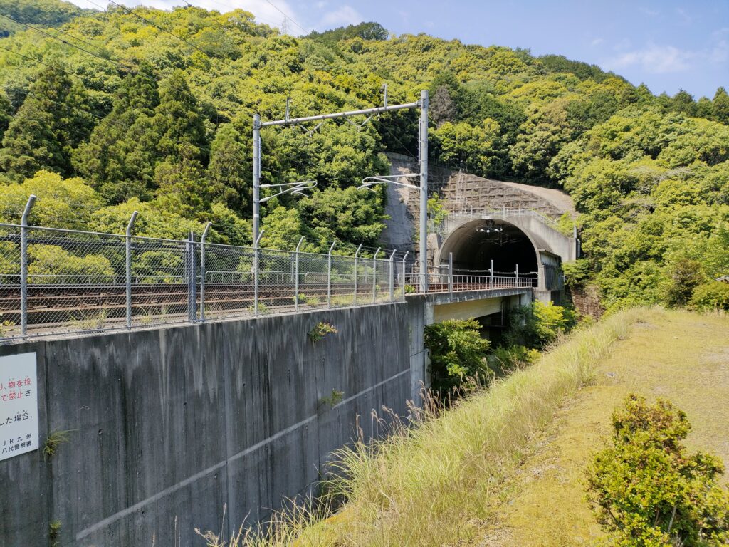 新幹線の見える憩いの広場