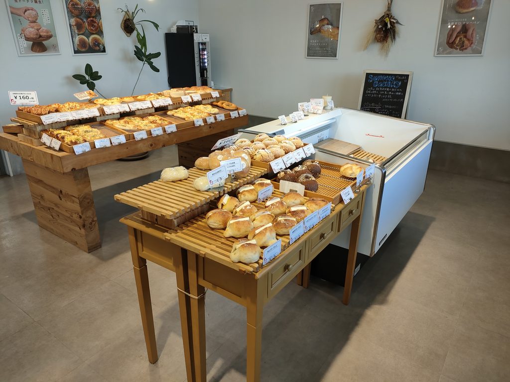 スモモ ベーカリー 光の森店